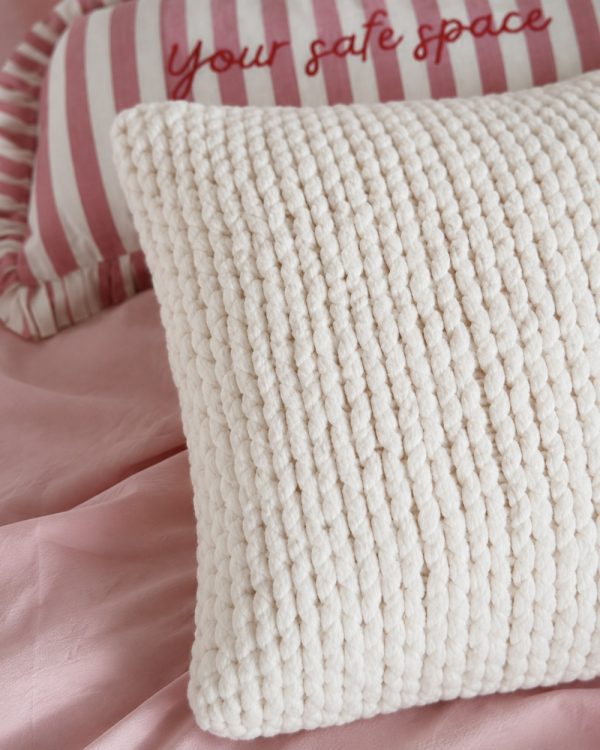 cotton-cable-knit-cushion-1