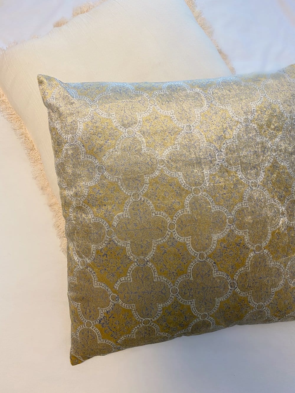 Velvet Cushion Reid