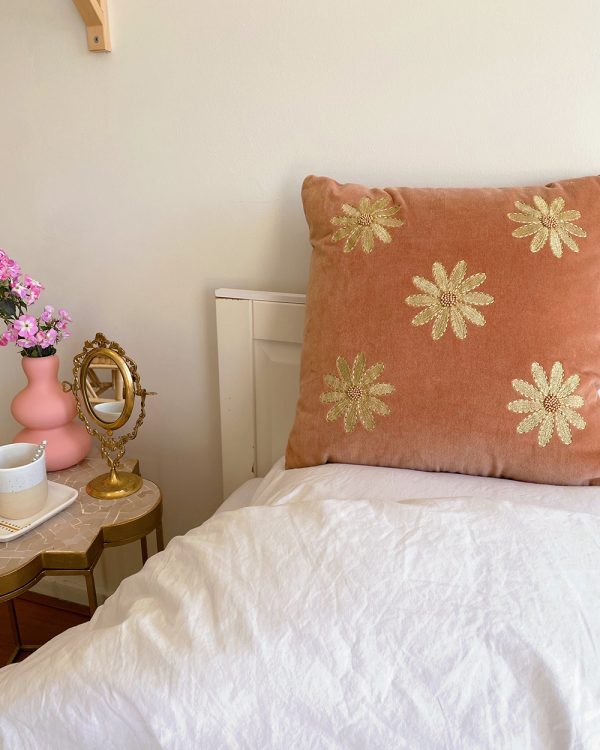 Velvet Cushion Daisy