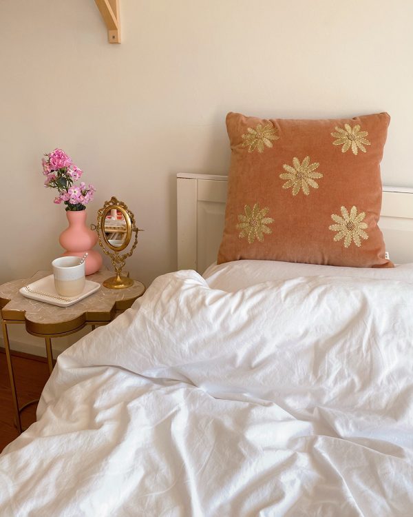 Velvet Cushion Daisy