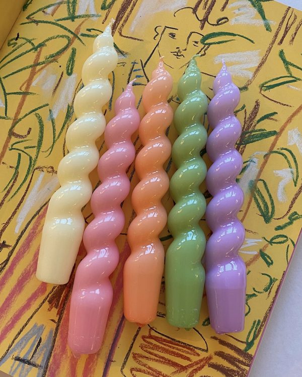 Glossy Bubblegum Wavy Candle Set Of 2