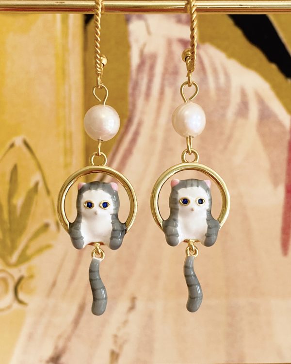 Freshwater Pearl Kitty Cat Earrings