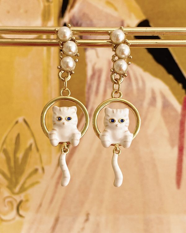 Freshwater Pearl Kitty Cat Earrings