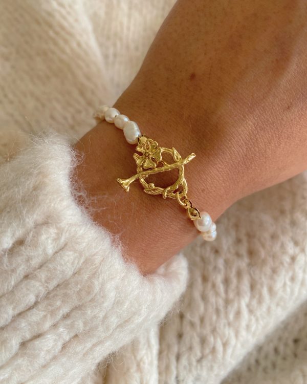 Floral Freshwater Pearl Luster Bracelet