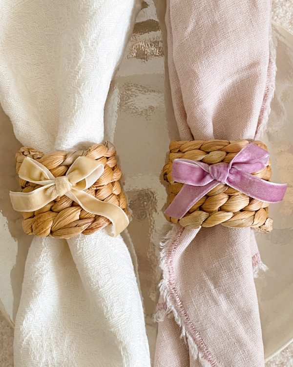 Velvet Bow Water Hyacinth Napkin Ring