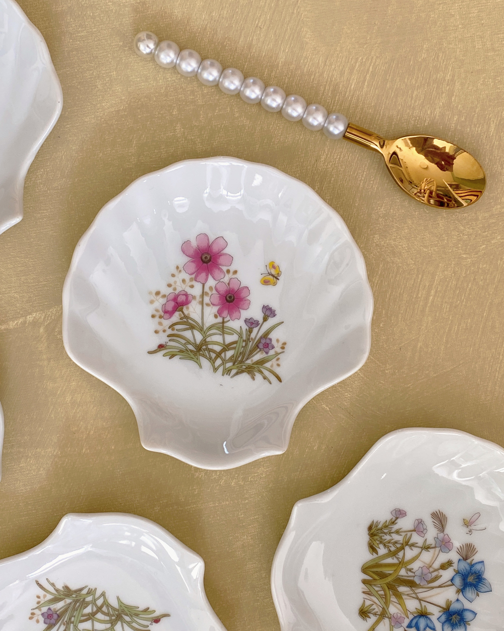 Vintage Seashell Floral Coaster Set of 5