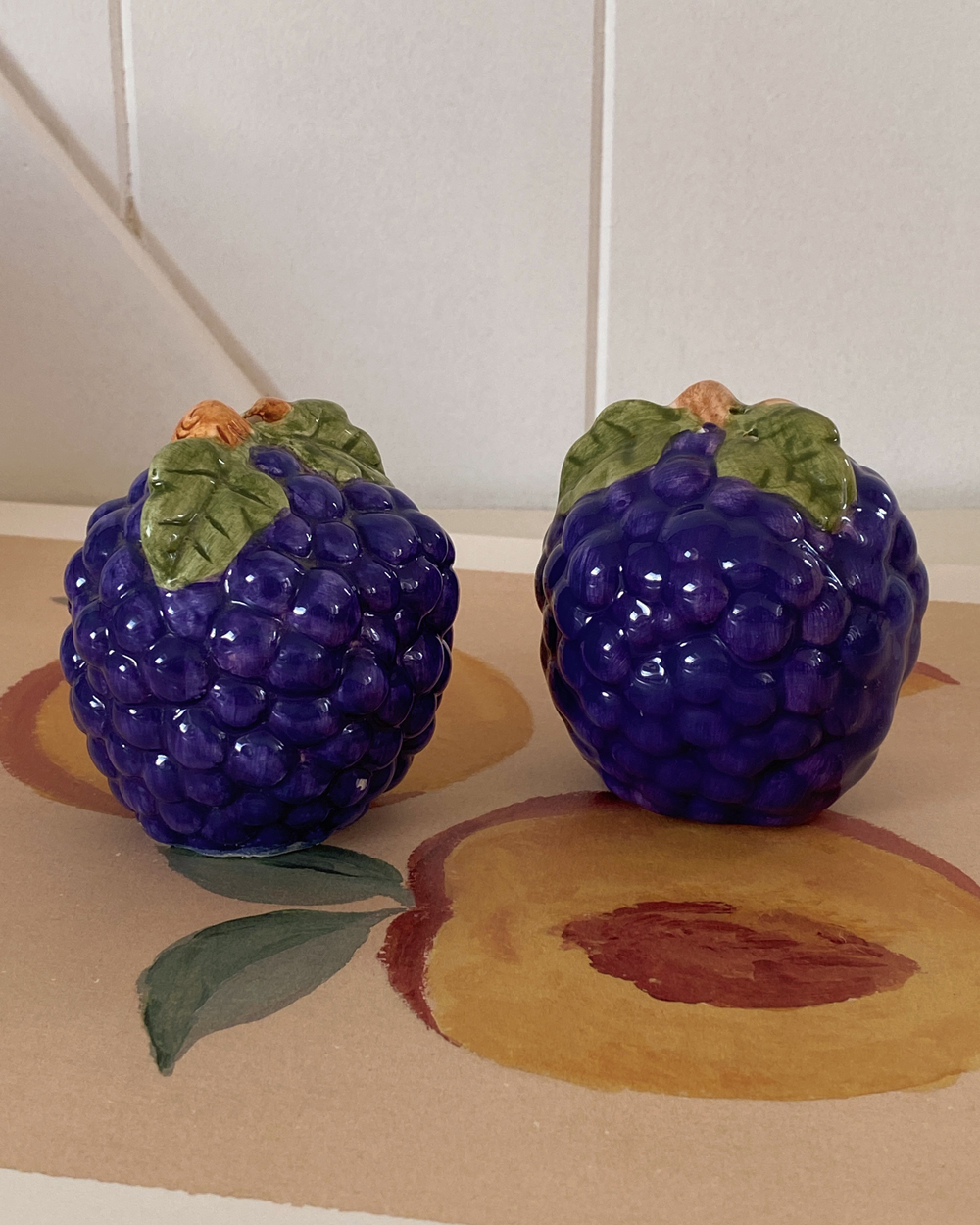 Vintage Grape Cluster Salt Pepper Shaker Set