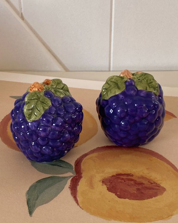 Vintage Grape Cluster Salt Pepper Shaker Set