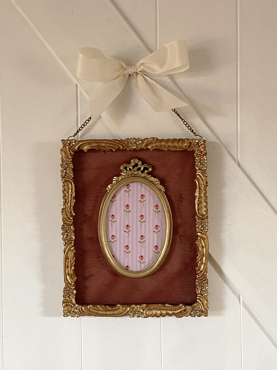Antoinette Velvet Hanging Photo Frame