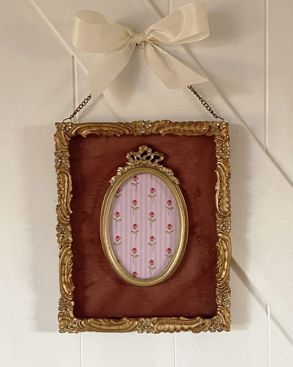 Antoinette Velvet Hanging Photo Frame