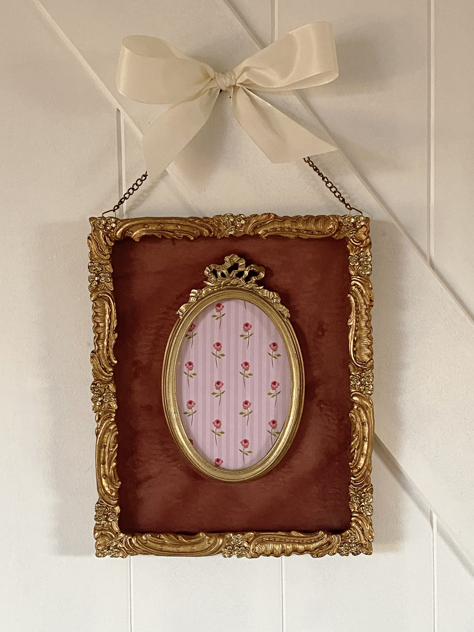 Antoinette Velvet Hanging Photo Frame