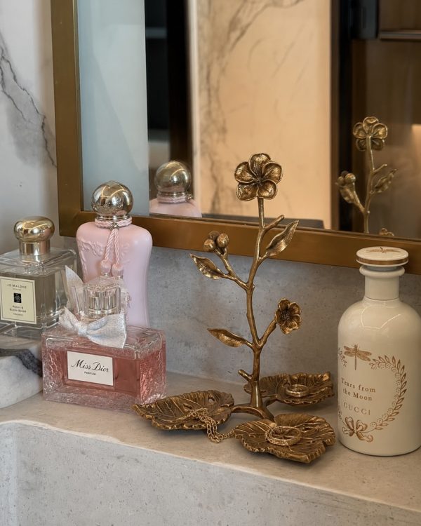 golden-flower-brass-jewelry-stand-2